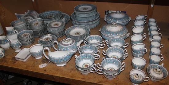 Extensive Wedgwood Turquoise Florentine hand-painted dinner, tea and coffee service